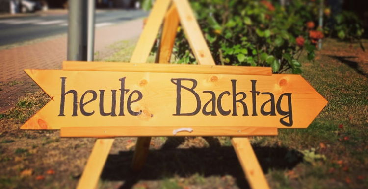 Herbst-Backtag mit Erntemarkt